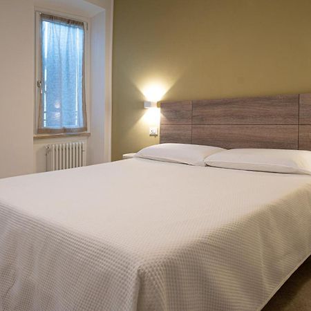 Fiori Sull'Acqua Apartments Пескьера-дель-Гарда Экстерьер фото