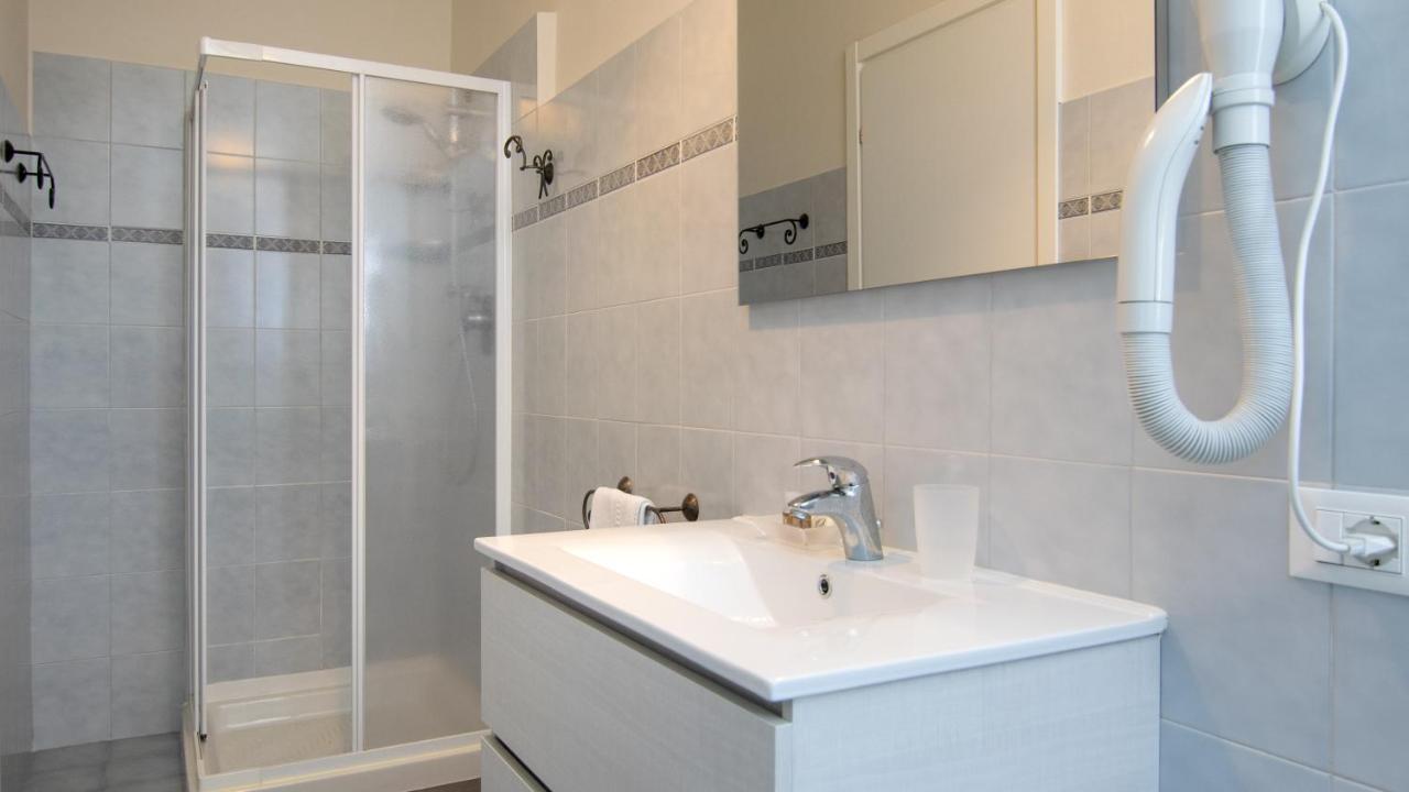 Fiori Sull'Acqua Apartments Пескьера-дель-Гарда Экстерьер фото